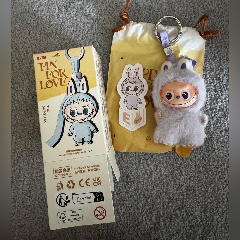 Popmart Labubu Pin for Love - Letter E